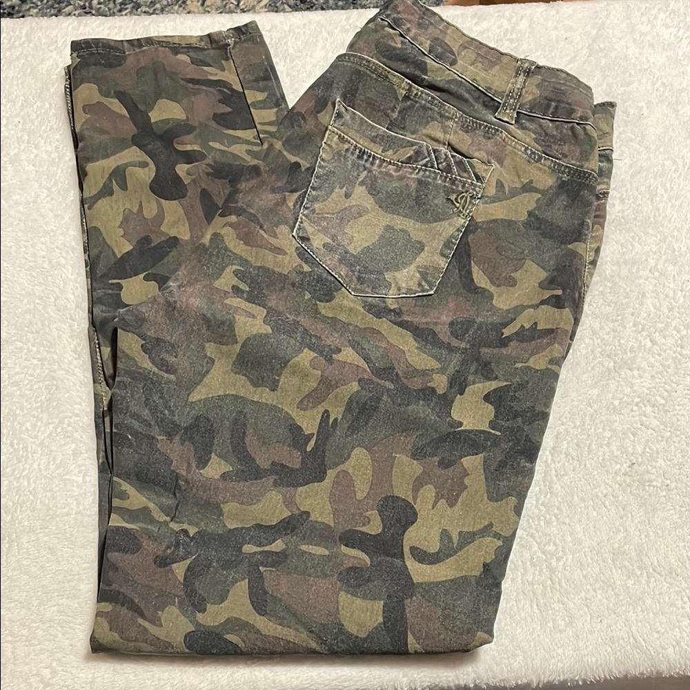 VIP Jeans Camouflage Pants